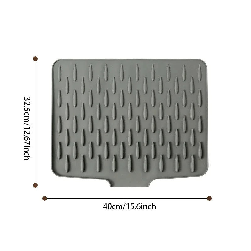 QuickDry™ - Sloped silicone mat for rapid water drainage