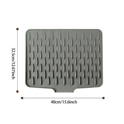 QuickDry™ - Sloped silicone mat for rapid water drainage